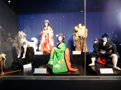 八房と伏姫、浜路と悪人たち 八房と伏姫、浜路と悪人たち